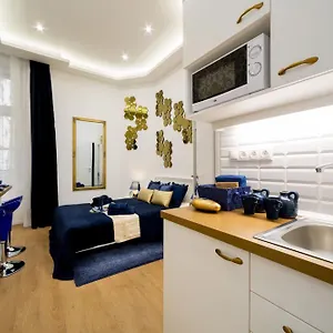 Appartamento K4, Budapest